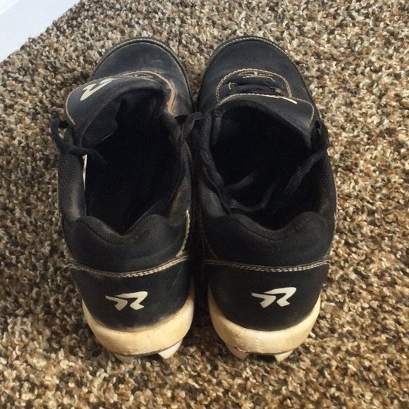 Ringor size 4 youth molded softball cleats - Picture 5 of 7